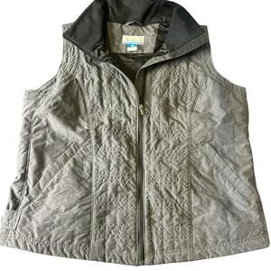 Columbia Quilted Women's Plus Size Vest Grey Outdoor Sporty Athleisure Cozy